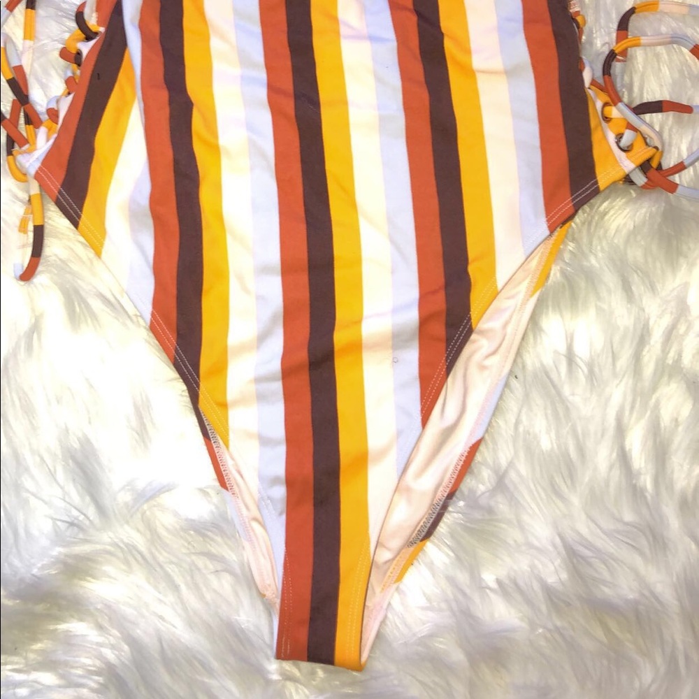 Multi colors stripe one piece swimsuit.